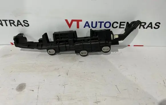 BMW 5 G30 G31 Other engine bay part 9334788 58650910