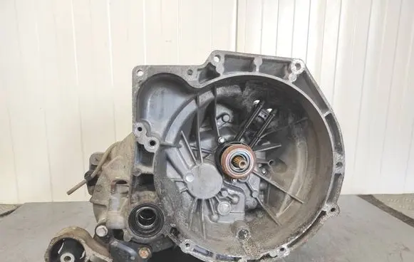 Ford Fiesta Manual 5 speed gearbox 8A6R7002HE T6TA1