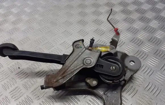 Chrysler Grand Voyager IV Clutch pedal 04683277AC