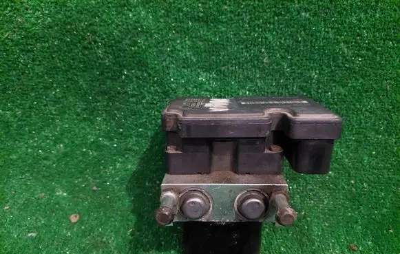 Suzuki Vitara (LY) ABS control unit/module 