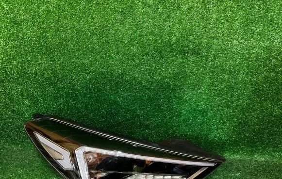 Hyundai Tucson TL Headlight/headlamp 92102D7700