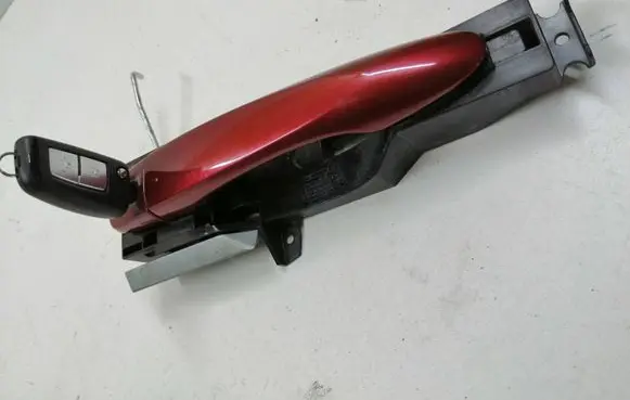 Nissan Qashqai Front door exterior handle 