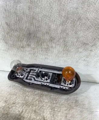 BMW 5 E39 Tail light bulb cover holder 2496339