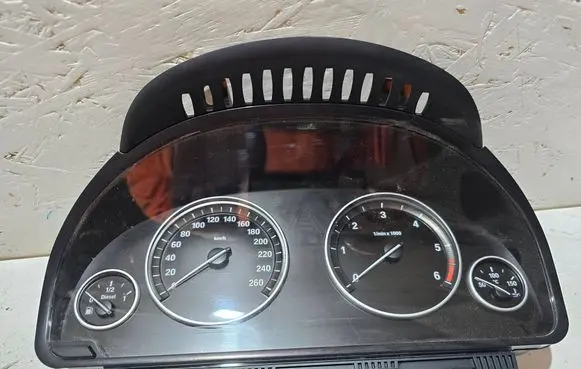 BMW 5 F10 F11 Speedometer (instrument cluster) 9383488 17649411 3109868