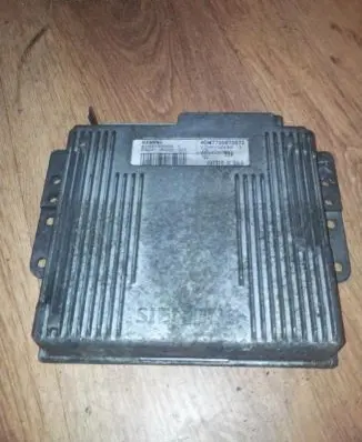 Renault Megane I Engine control unit/module s103750004c 7700870572