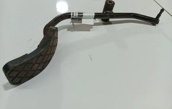 Volkswagen Golf IV Accelerator throttle pedal