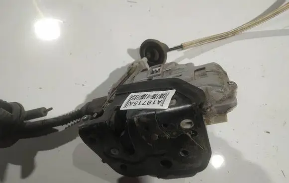 Audi A6 S6 C6 4F Front door lock 4f1837016