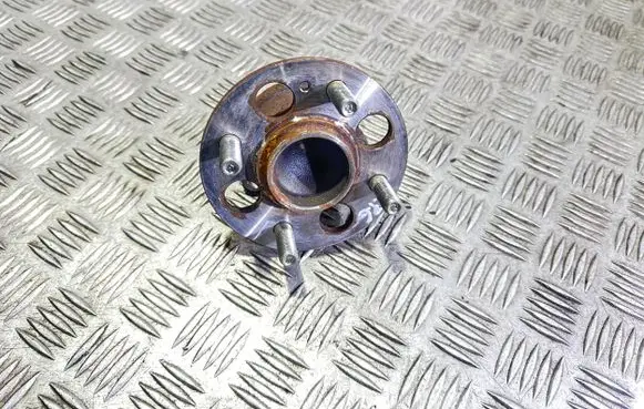 Hyundai i20 (GB IB) Rear wheel hub C800