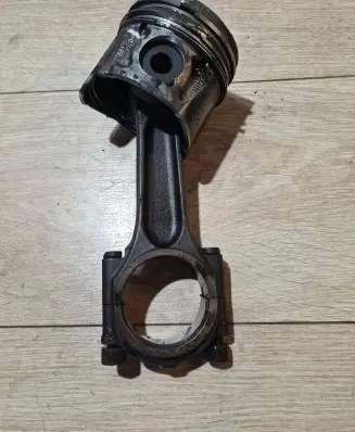 Volvo V70 Piston with connecting rod