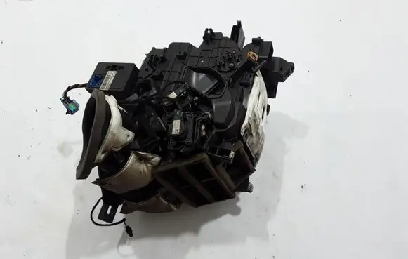 Peugeot 2008 II Interior heater climate box assembly 9840568380