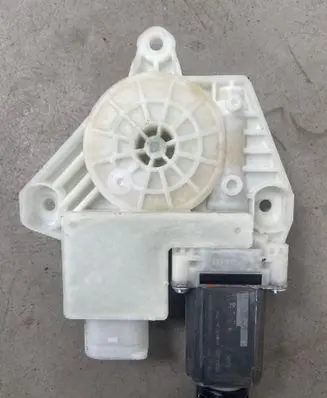 BMW 5 G30 G31 Rear door window regulator motor C35317105