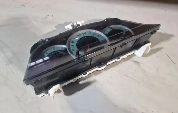Speedometer (instrument cluster)