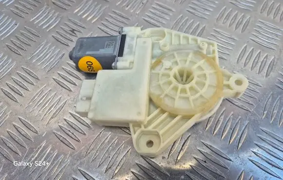 Skoda Rapid (NH) Rear door window regulator motor 5JA959812F