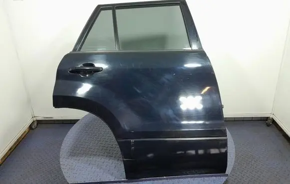 Suzuki Grand Vitara II Rear door