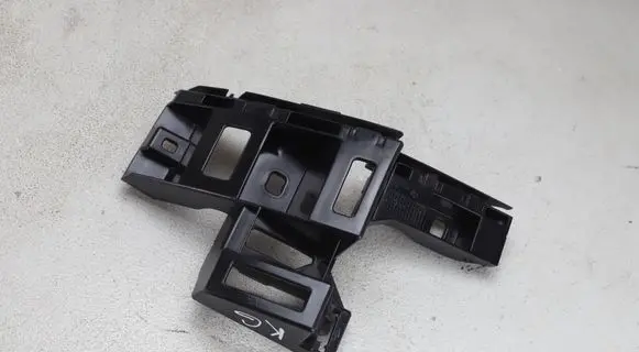Rear bumper mounting bracket