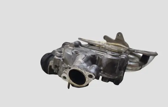 Mercedes-Benz E W213 EGR valve cooler A6541401700