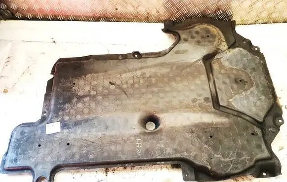 Mercedes-Benz C AMG W204 Engine splash shield/under tray a20452023