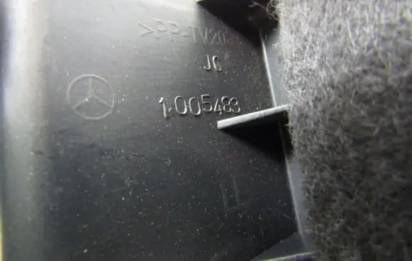 Mercedes-Benz A W169 Glove box 1005483