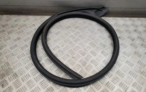 Mercedes-Benz CL C216 Front door rubber seal A2167200678