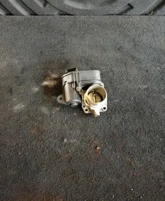 Peugeot 3008 I Throttle valve
