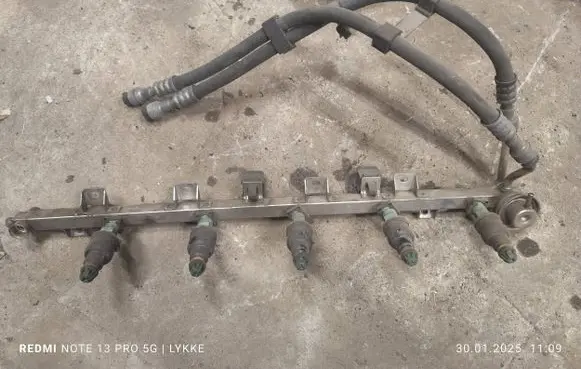 BMW 5 E39 Fuel main line pipe 0280160597