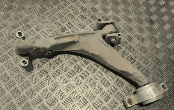 Volvo XC90 Front lower control arm/wishbone 31360700
