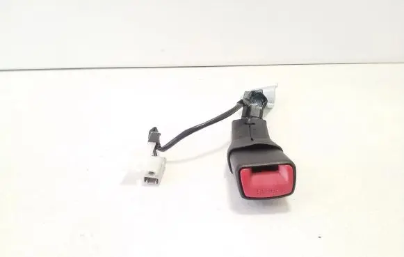 Lexus CT 200H Rear seatbelt buckle E034501