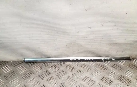Volkswagen PASSAT B5.5 Rear side glass trim 