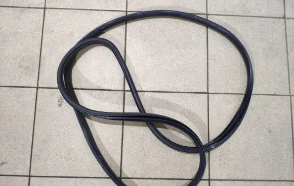 Honda Civic X Front door rubber seal