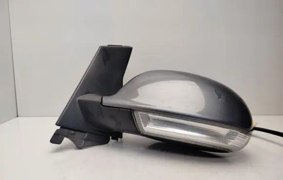Volkswagen Golf Plus Front door electric wing mirror 