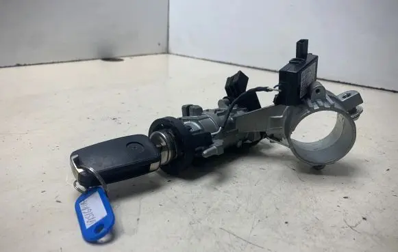 Opel Insignia A Ignition lock 20939745 03380120263