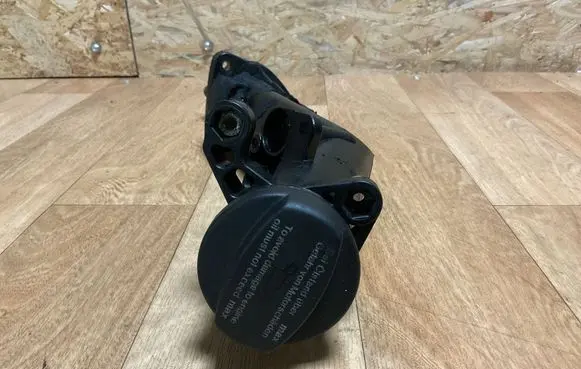 Mercedes-Benz A W168 Oil filler cap 054451 013059