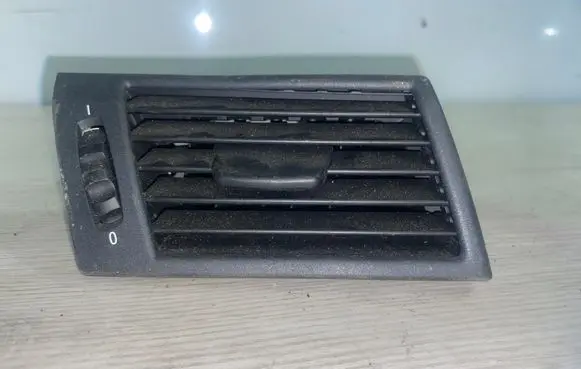 BMW X3 E83 Dash center air vent grill 3400076