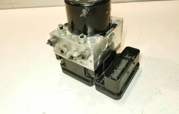 Volvo V70 ABS Pump 000404972C1 30681619 10092604053
