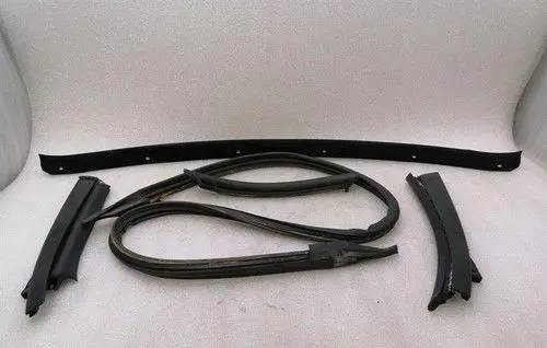 Porsche 911 996 Rubber seal front coupe door window 99656141300