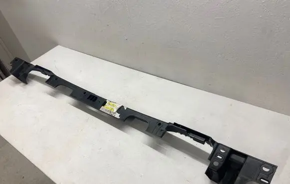 Volkswagen Multivan T5 Rear bumper mounting bracket 7H0807723