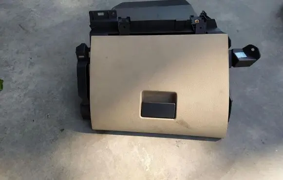 Ford Focus C-MAX Glove box