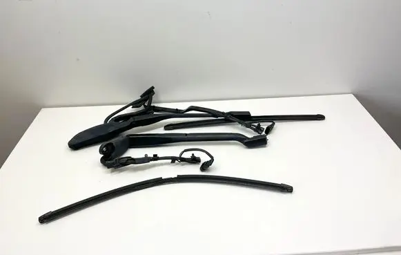 Mercedes-Benz SL R231 Front wiper linkage and motor A2318201340 A2318200840