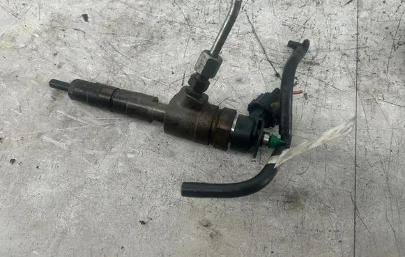 Ford Fiesta Fuel injector 0445110340