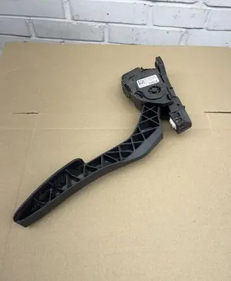 Land Rover Discovery 4 - LR4 Accelerator throttle pedal AH229F836AB