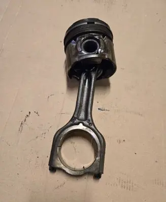 Citroen Berlingo Piston with connecting rod 