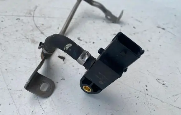 Opel Insignia A Exhaust gas pressure sensor 55566186