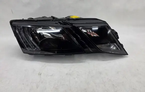 Skoda Octavia Mk4 Headlight/headlamp 5E1941016C