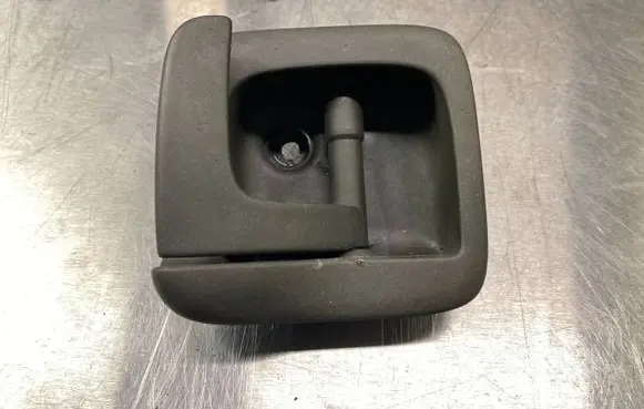 Volvo V70 Engine bonnet (hood) release handle 30634786