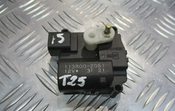 Toyota Avensis T250 Central body control module 113800-2051