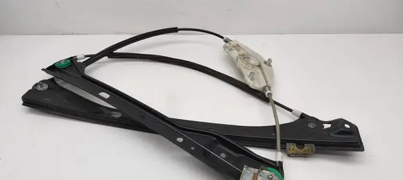 Volkswagen Golf Plus Front door window regulator with motor 5M1837401G
