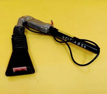 Opel Vectra B Front seatbelt buckle 90585748