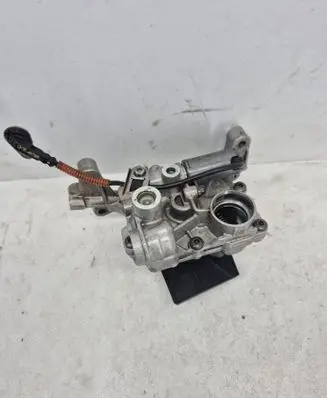 Volvo XC40 Oil pump 31670242
