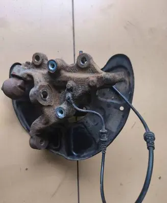 Mercedes-Benz E W212 Front wheel hub spindle knuckle A2124201144 21207