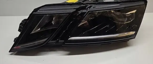 Skoda Octavia Mk3 (5E) Headlight/headlamp 5E1941015D SK137